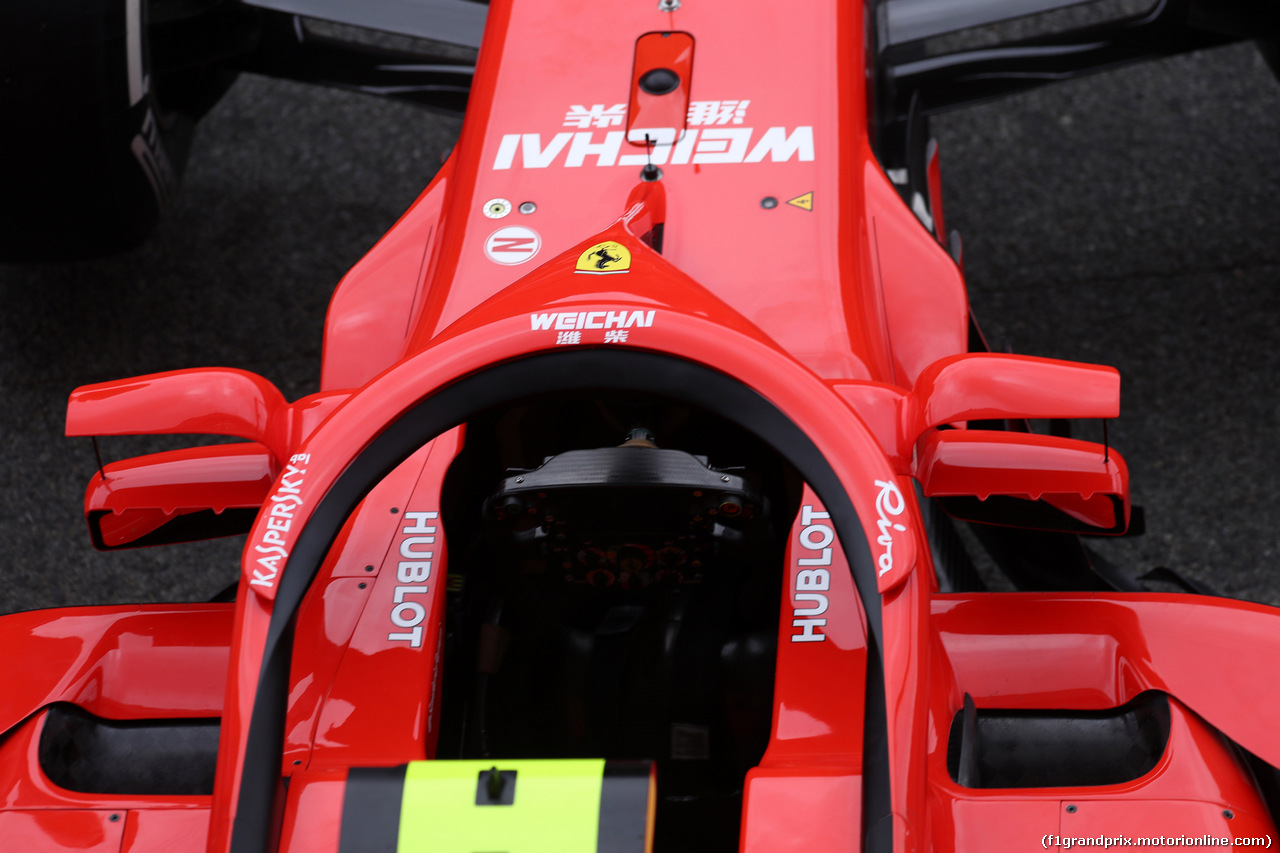GP SPAGNA, 10.05.2018 - An Ferrari SF71H with wing mirrors on the Halo cockpit cover.