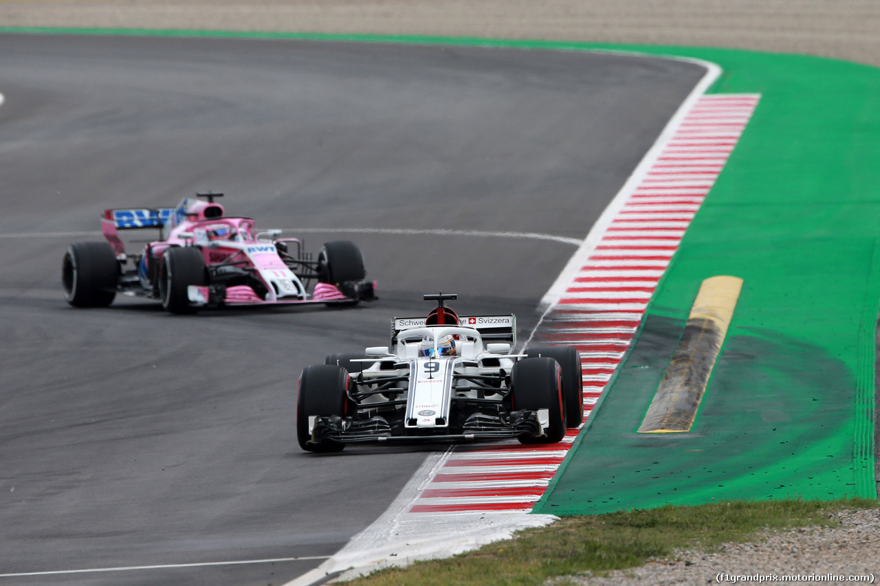 GP SPAGNA, 12.05.2018 - Prove Libere 3, Marcus Ericsson (SUE) Sauber C37 e Sergio Perez (MEX) Sahara Force India F1 VJM011