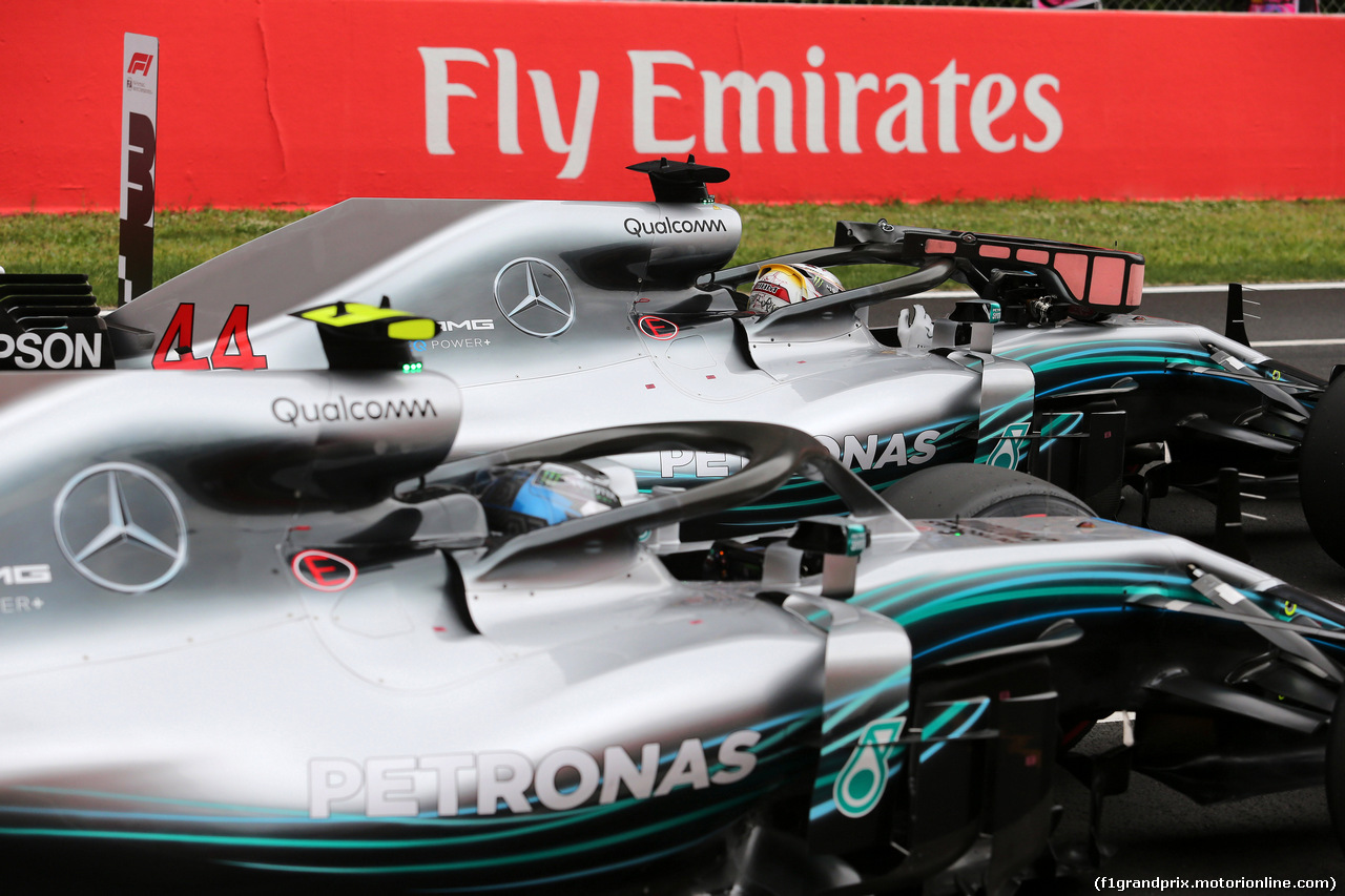 GP SPAGNA, 12.05.2018 - Qualifiche, 2nd place Valtteri Bottas (FIN) Mercedes AMG F1 W09 e Lewis Hamilton (GBR) Mercedes AMG F1 W09 pole position