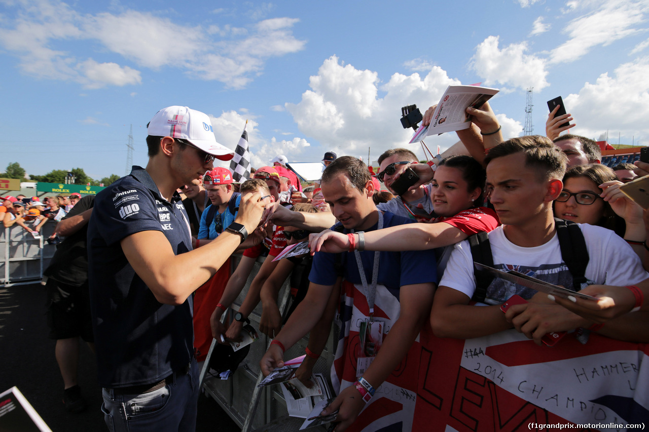 GP UNGHERIA, 26.07.2018 - Autograph session, Esteban Ocon (FRA) Sahara Force India F1 VJM11