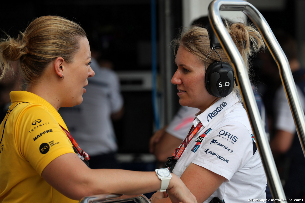 GP UNGHERIA, 27.07.2018 - Prove Libere 2, Aurelie Donzelot, Renault e Sophie Ogg, Williams F1’s head of communications