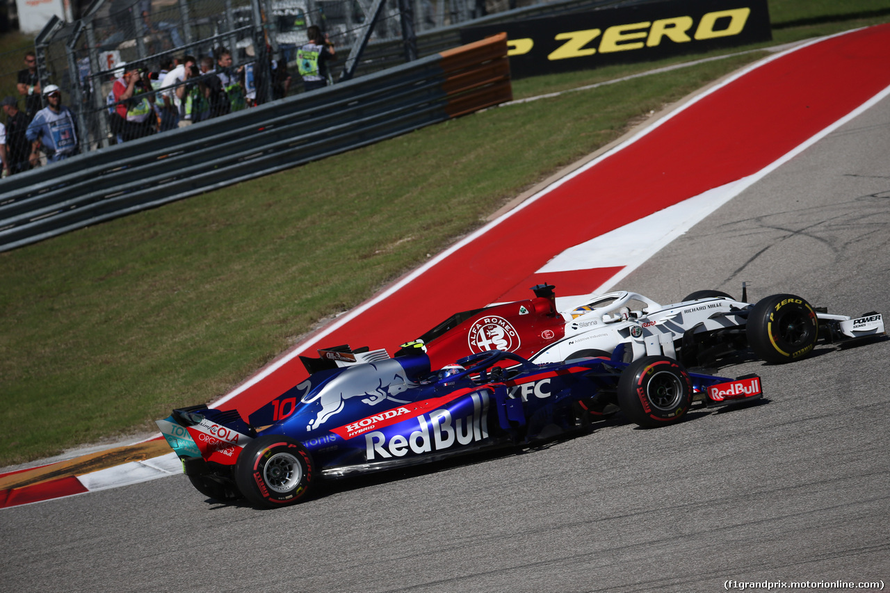 GP USA, 21.10.2018- Gara, Marcus Ericsson (SUE) Alfa Romeo Sauber C37 e 28 fighting