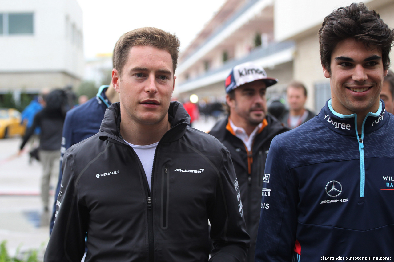 GP USA, 19.10.2018- Stoffel Vandoorne (BEL) McLaren MCL33 e Lance Stroll (CDN) Williams FW41