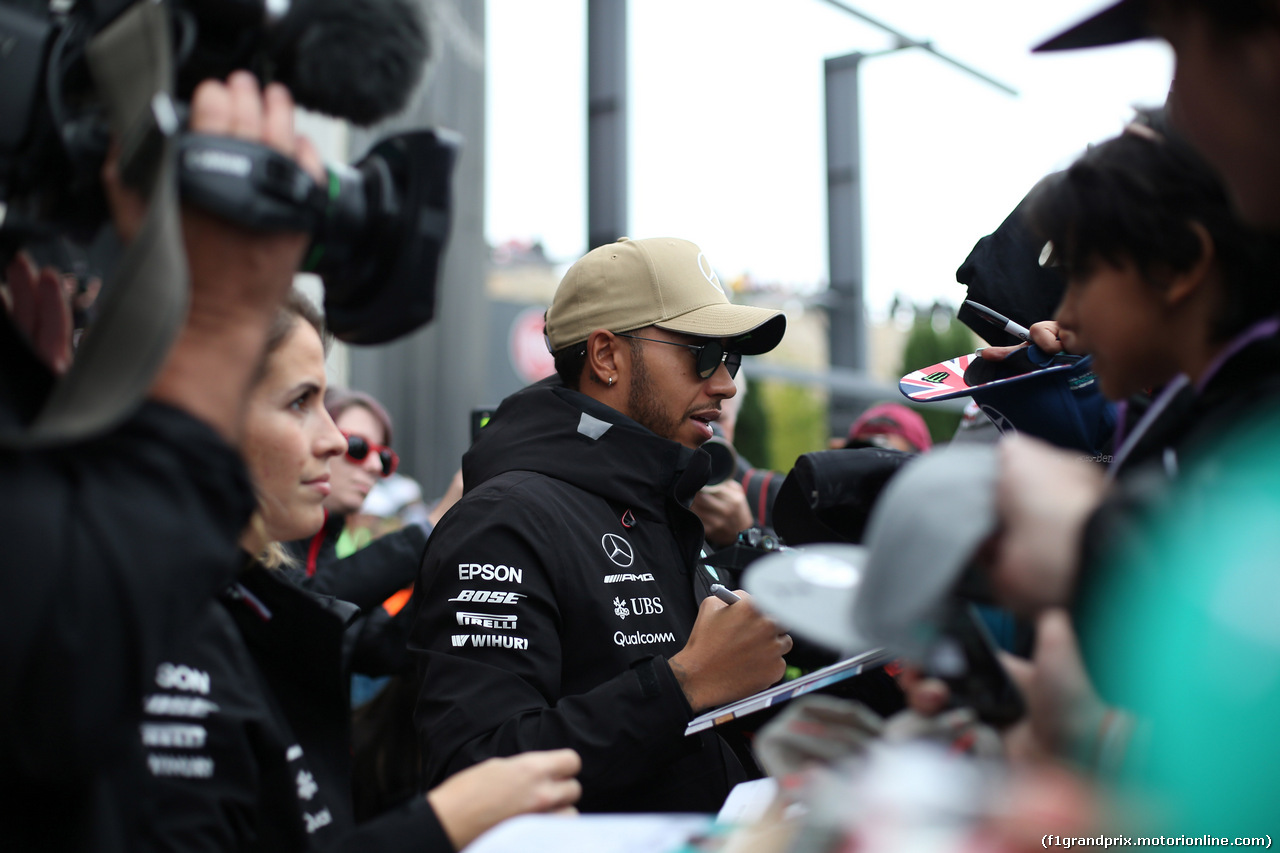 GP USA, 20.10.2018- Autograph Session, Lewis Hamilton (GBR) Mercedes AMG F1 W09