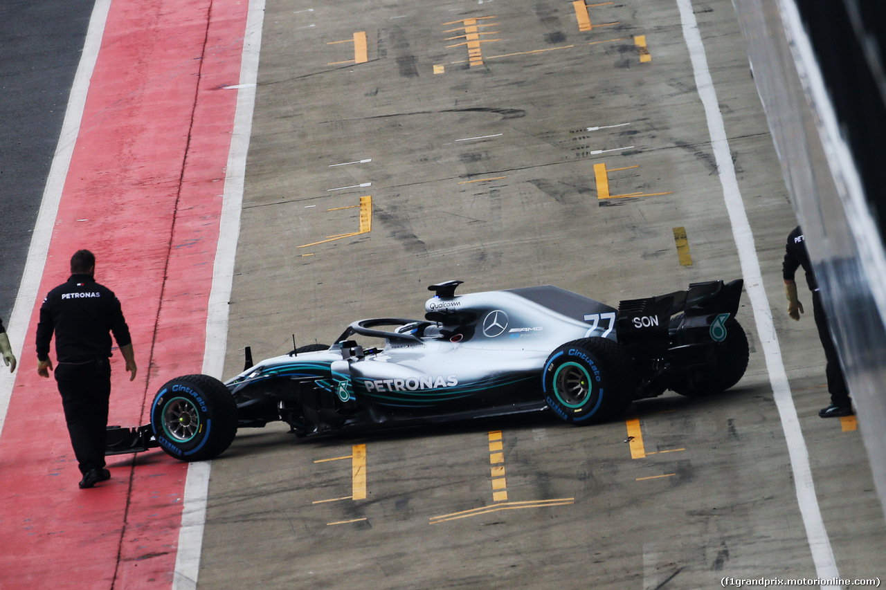 MERCEDES F1 W09, Valtteri Bottas (FIN) Mercedes AMG F1 W09 in the pits.
22.02.2018.
