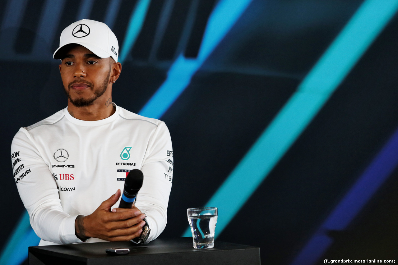 MERCEDES F1 W09, Lewis Hamilton (GBR) Mercedes AMG F1 with the media.
22.02.2018.