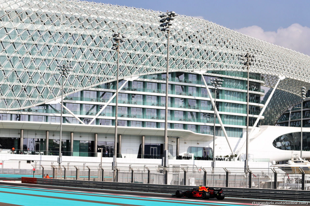 TEST F1 ABU DHABI 27 NOVEMBRE, Max Russell (NLD) Red Bull Racing RB14.
27.11.2018.