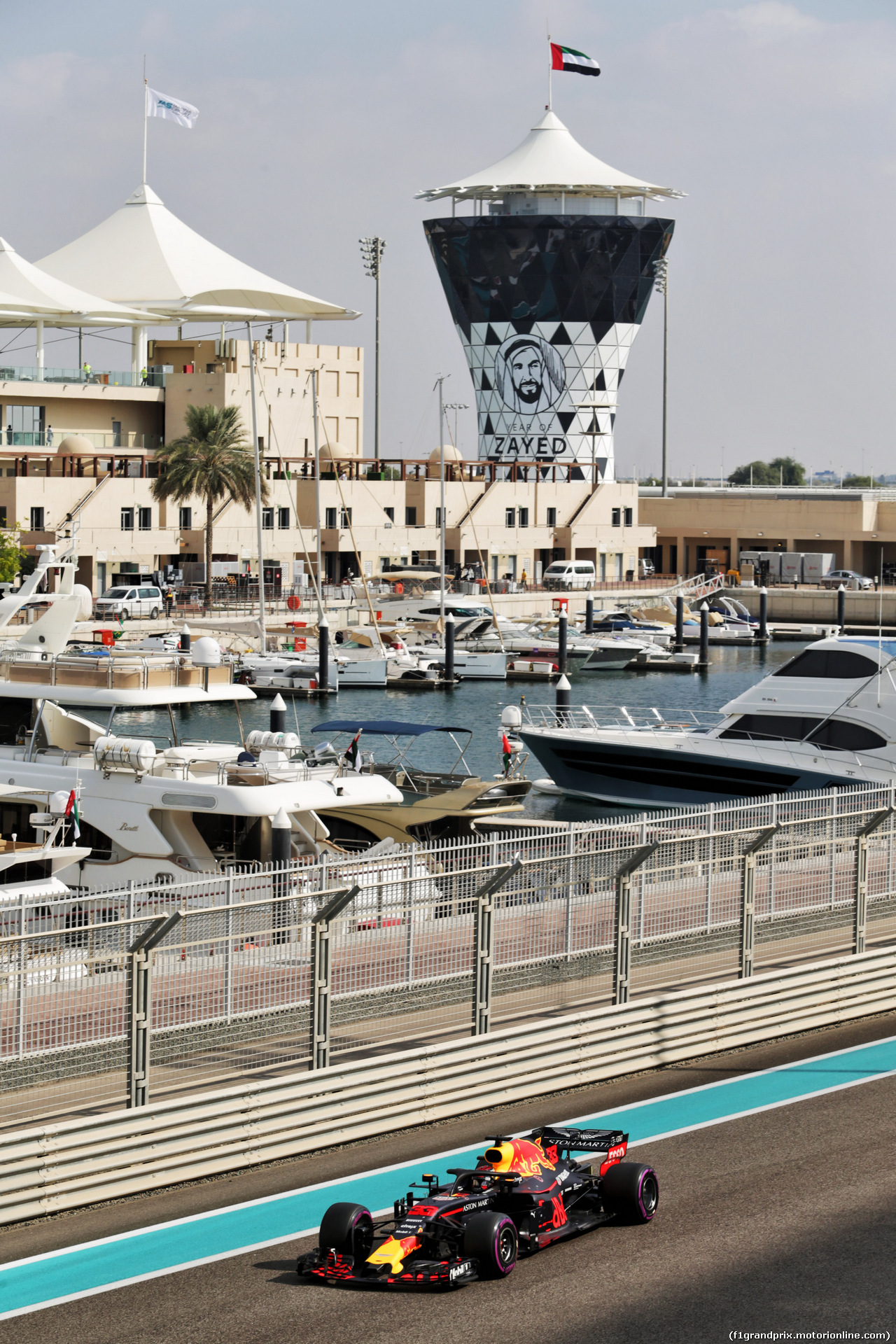 TEST F1 ABU DHABI 27 NOVEMBRE
