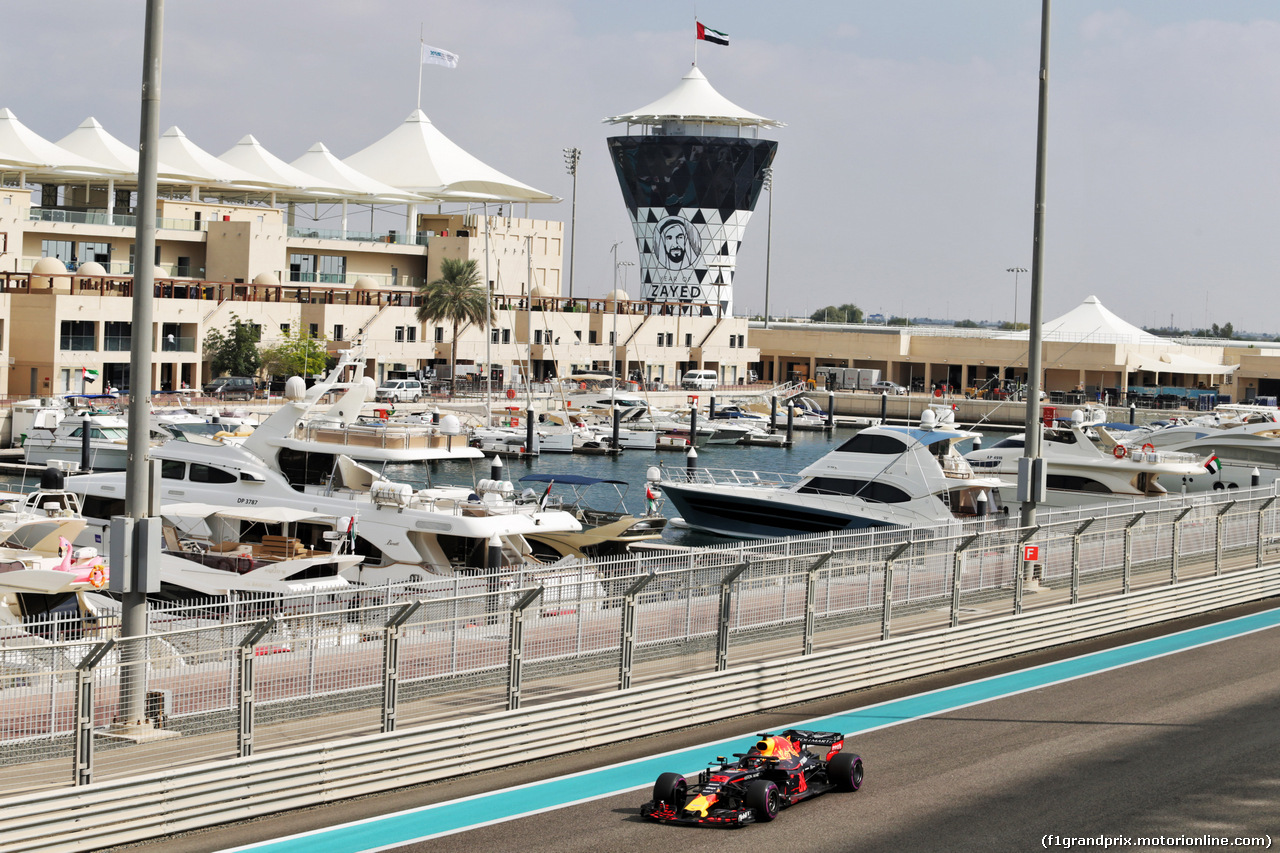 TEST F1 ABU DHABI 27 NOVEMBRE, Max Verstappen (NLD) Red Bull Racing RB14.
27.11.2018.