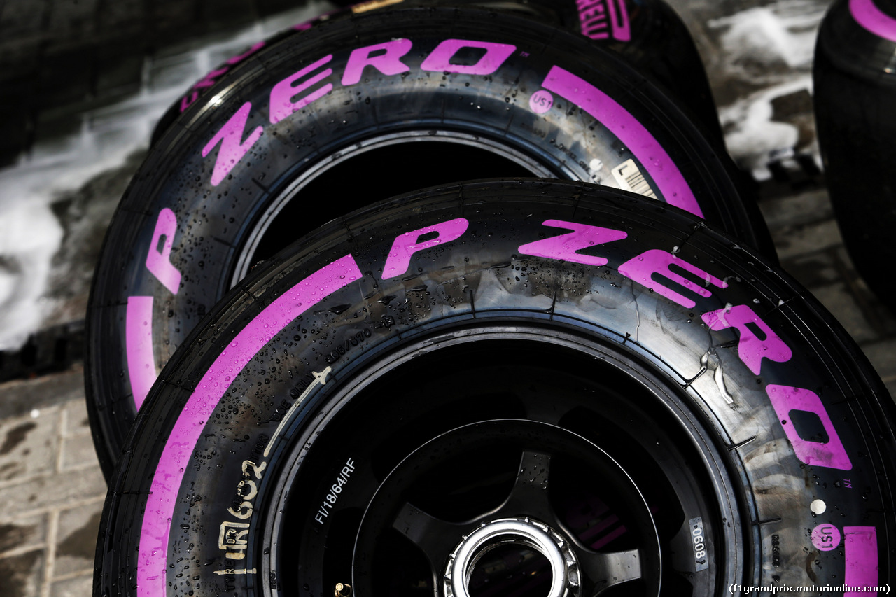 TEST F1 ABU DHABI 27 NOVEMBRE