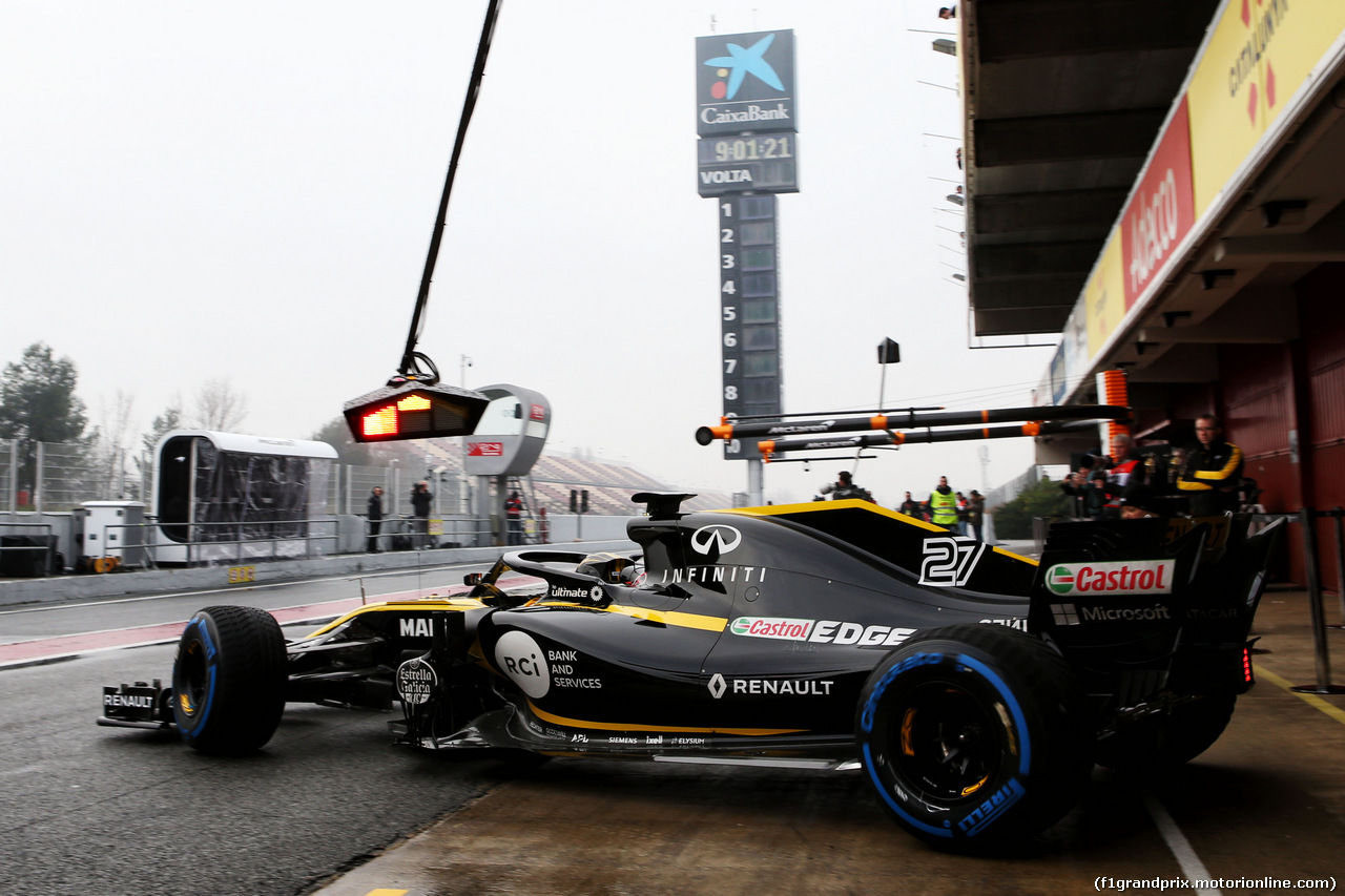 TEST F1 BARCELLONA 1 MARZO, Nico Hulkenberg (GER) Renault Sport F1 Team RS18 leaves the pits.
01.03.2018.