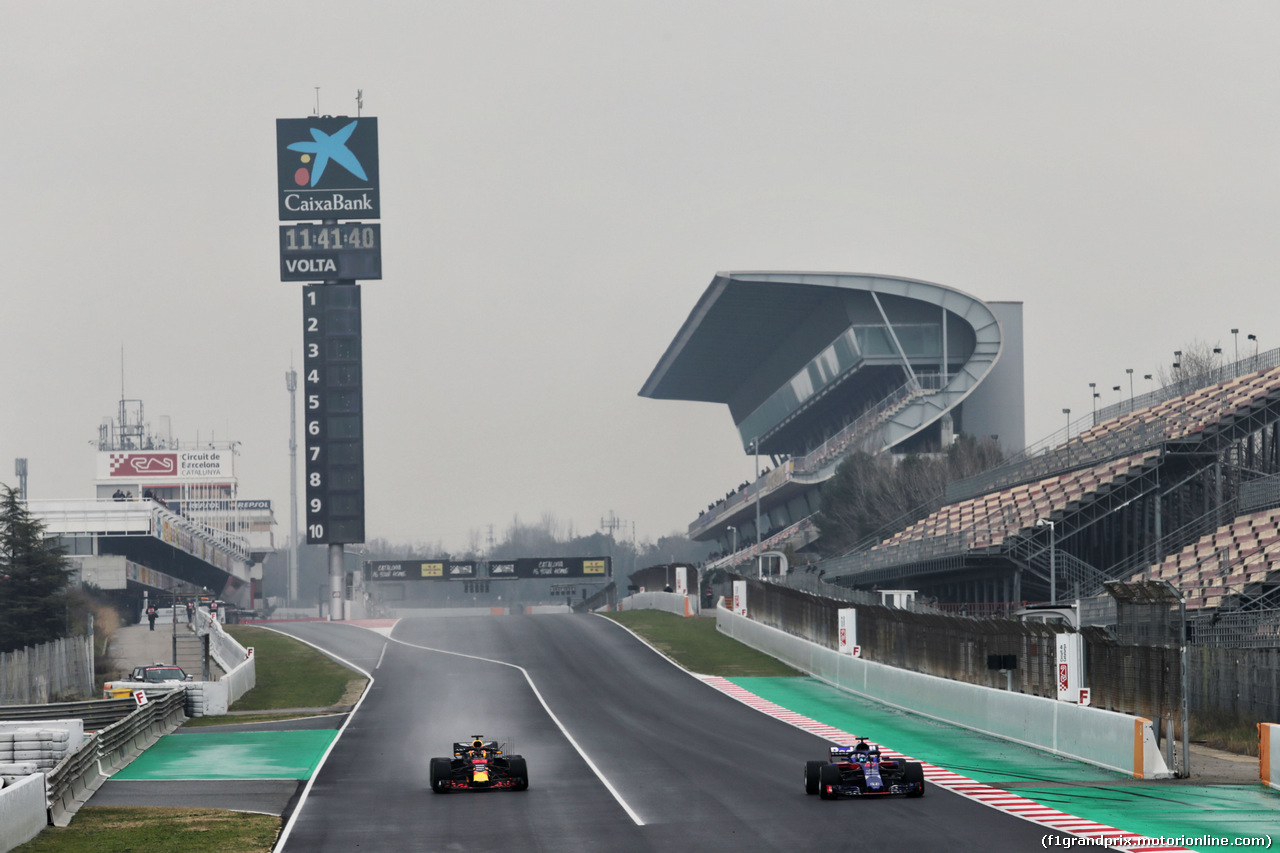 TEST F1 BARCELLONA 1 MARZO, (L to R): Max Verstappen (NLD) Red Bull Racing RB13 e Pierre Gasly (FRA) Scuderia Toro Rosso STR13.
01.03.2018.