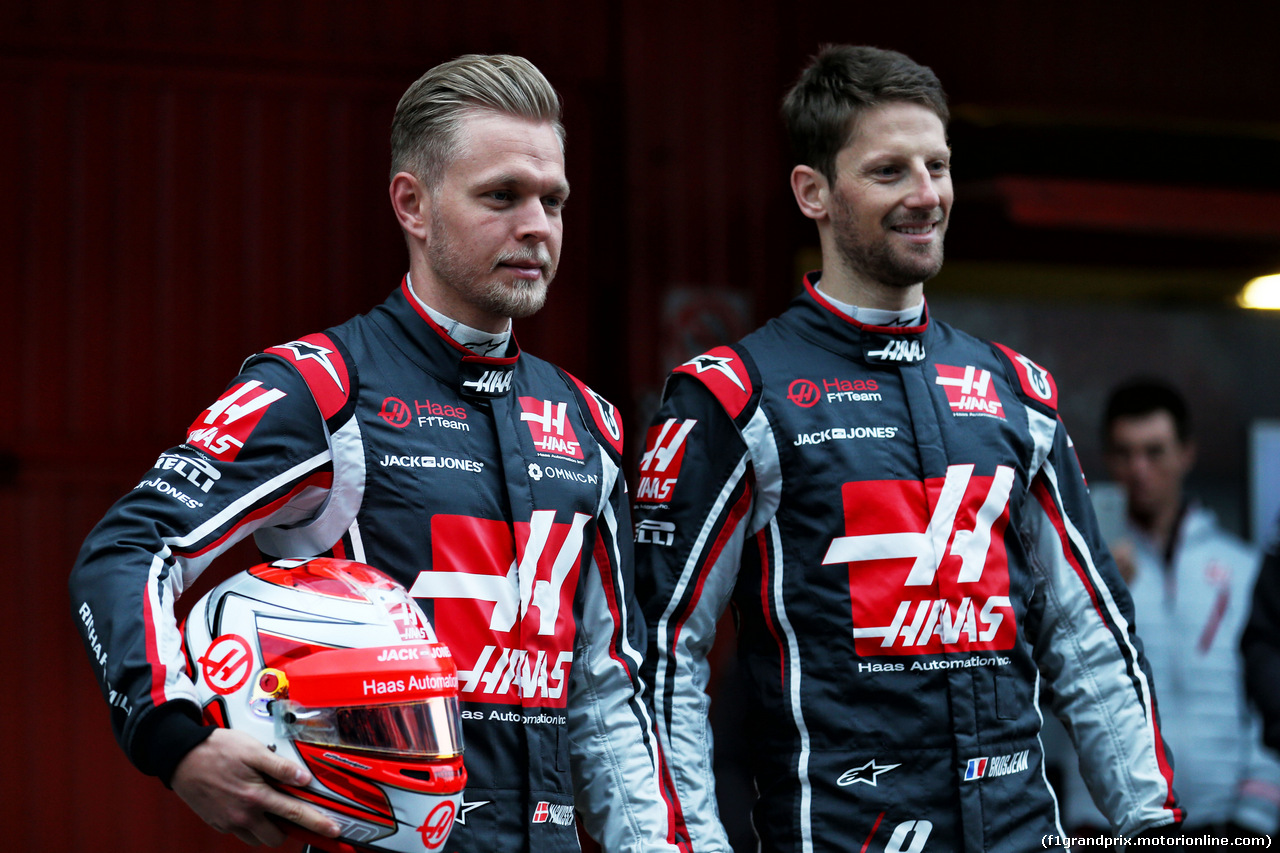 TEST F1 BARCELLONA 26 FEBBRAIO, (L to R): Kevin Magnussen (DEN) Haas F1 Team with Romain Grosjean (FRA) Haas F1 Team.
26.02.2018.