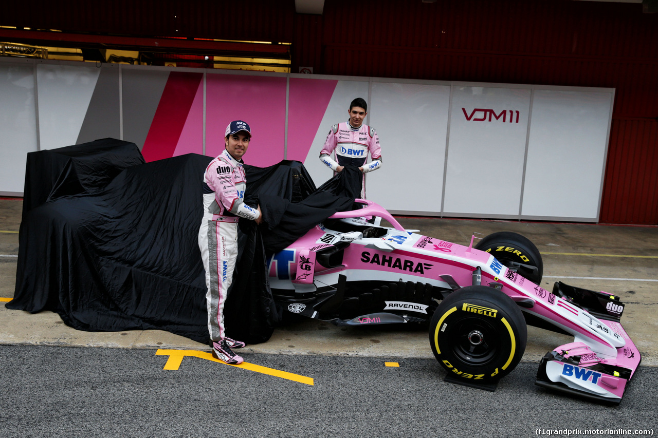 TEST F1 BARCELLONA 26 FEBBRAIO, Sergio Perez (MEX) Sahara Force India F1 e Esteban Ocon (FRA) Sahara Force India F1 Team unveil the Sahara Force India F1 VJM11.
26.02.2018.