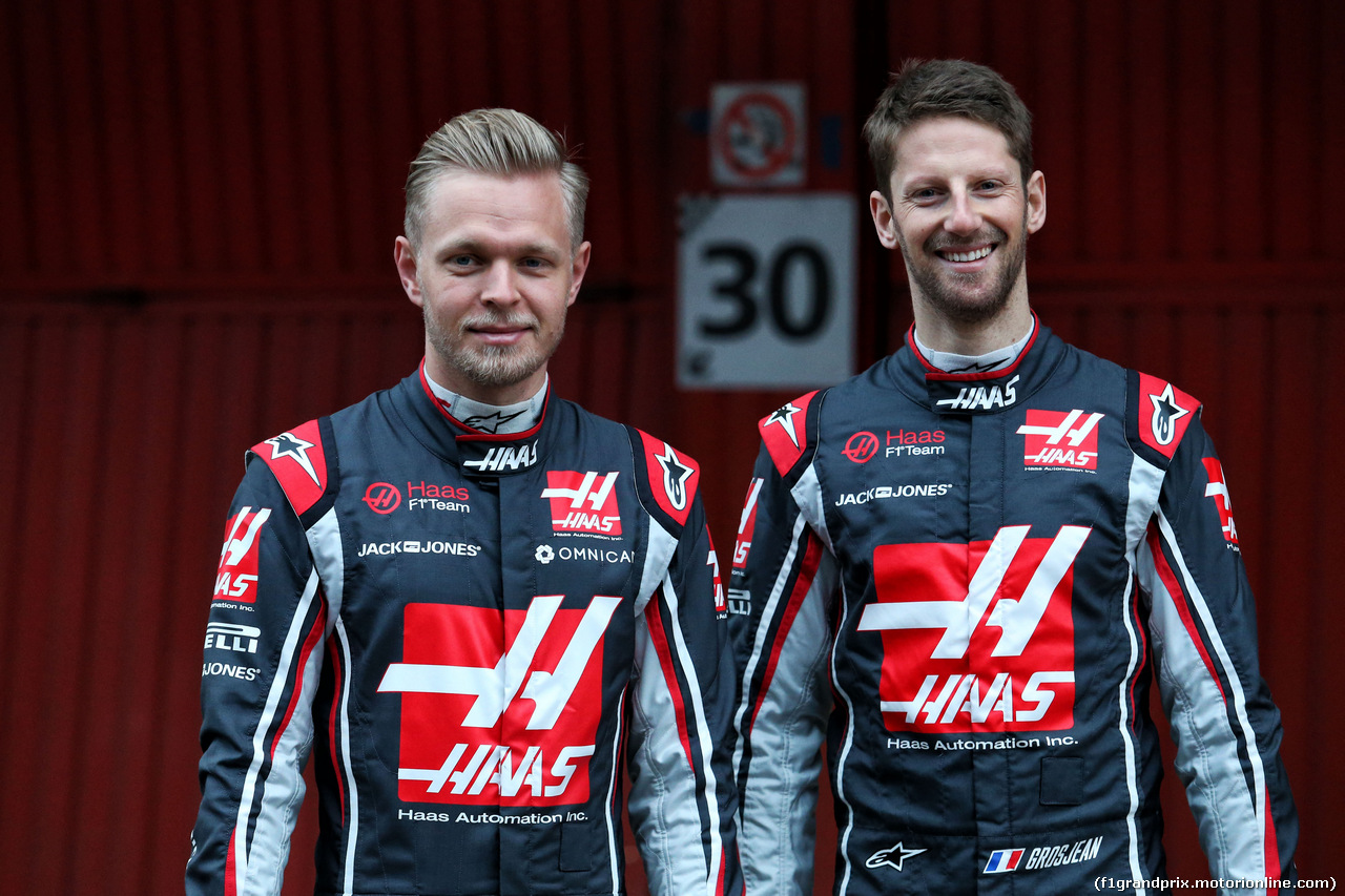 TEST F1 BARCELLONA 26 FEBBRAIO, (L to R): Kevin Magnussen (DEN) Haas F1 Team with Romain Grosjean (FRA) Haas F1 Team.
26.02.2018.