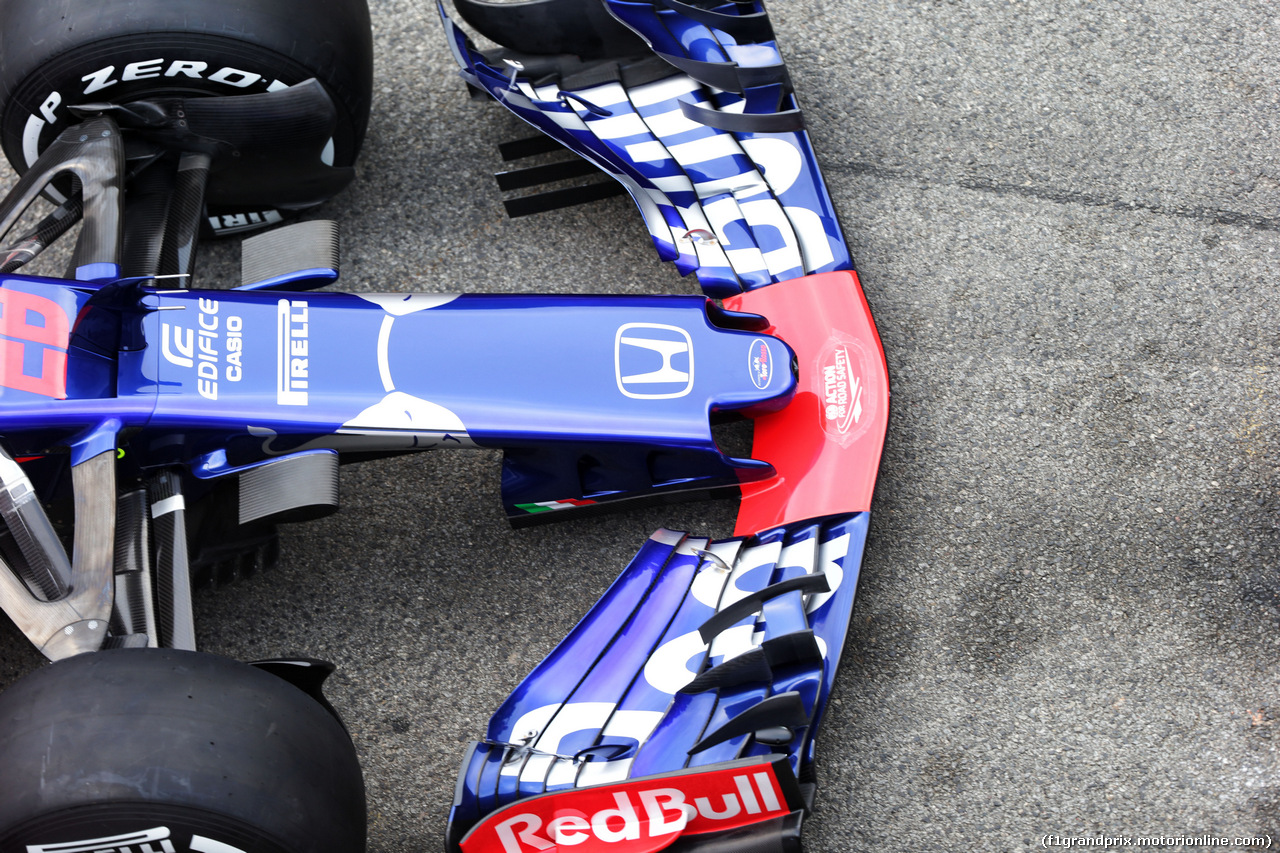 TEST F1 BARCELLONA 26 FEBBRAIO, Scuderia Toro Rosso STR13 front wing detail.
26.02.2018.