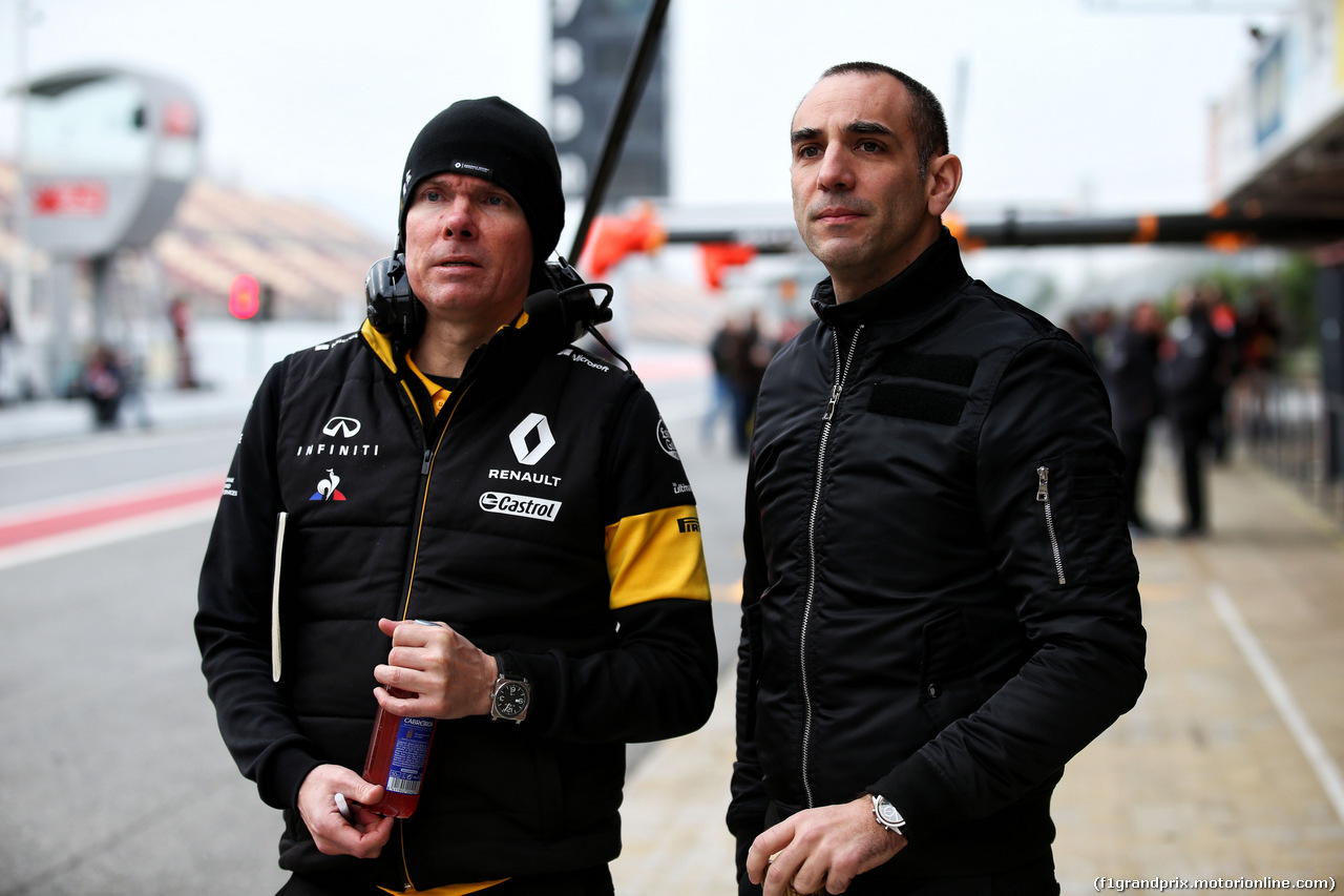 TEST F1 BARCELLONA 26 FEBBRAIO, (L to R): Alan Permane (GBR) Renault Sport F1 Team Trackside Operations Director with Cyril Abiteboul (FRA) Renault Sport F1 Managing Director.
26.02.2018.