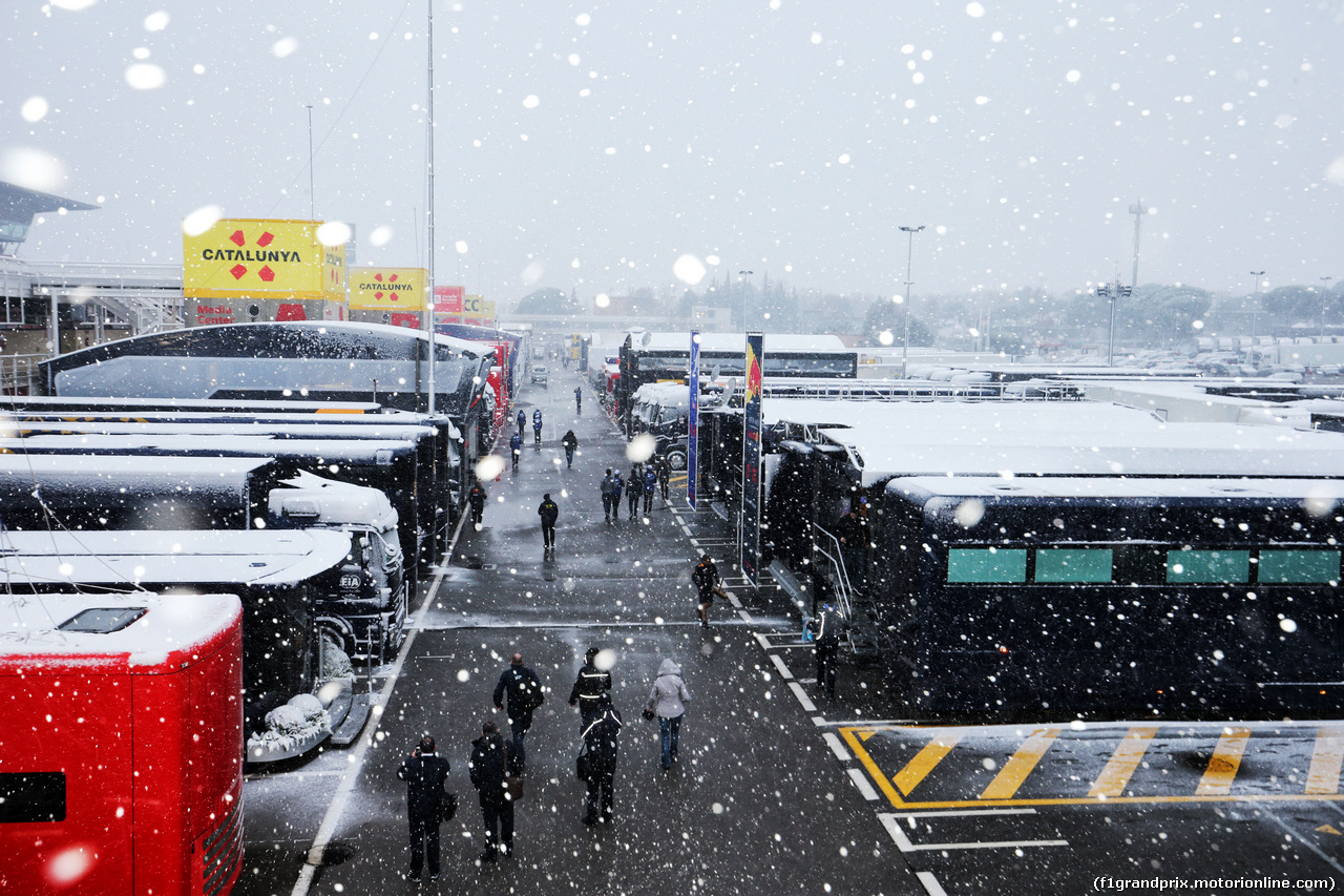 TEST F1 BARCELLONA 28 FEBBRAIO, Snow falls at the ciruiit.
28.02.2018.