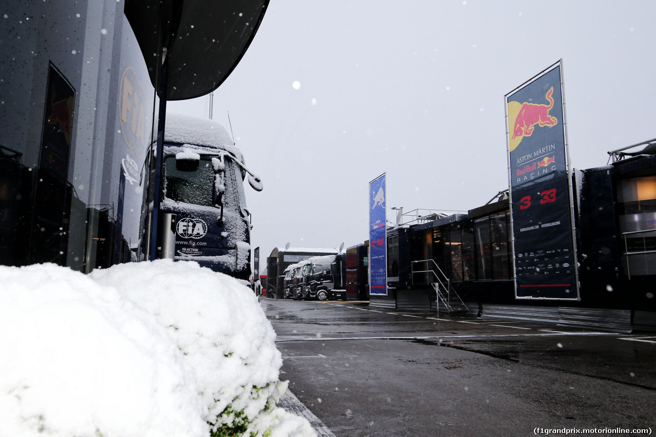 TEST F1 BARCELLONA 28 FEBBRAIO, Snow falls at the ciruiit.
28.02.2018.
