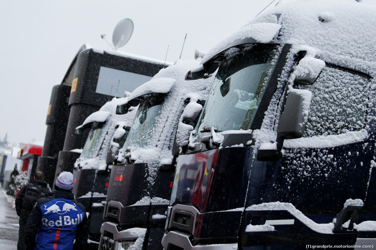 TEST F1 BARCELLONA 28 FEBBRAIO, Red Bull Racing trucks with snow.
28.02.2018.