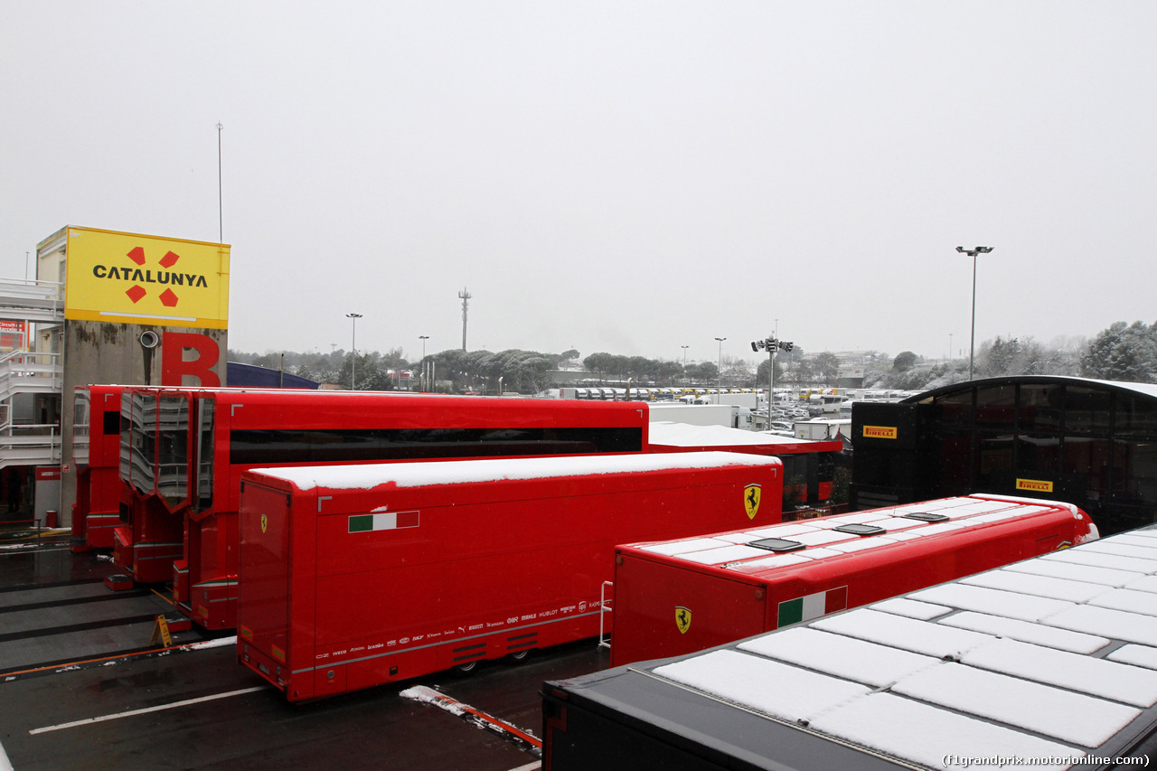 TEST F1 BARCELLONA 28 FEBBRAIO, 28.02.2018 - Snow falls at the ciruiit