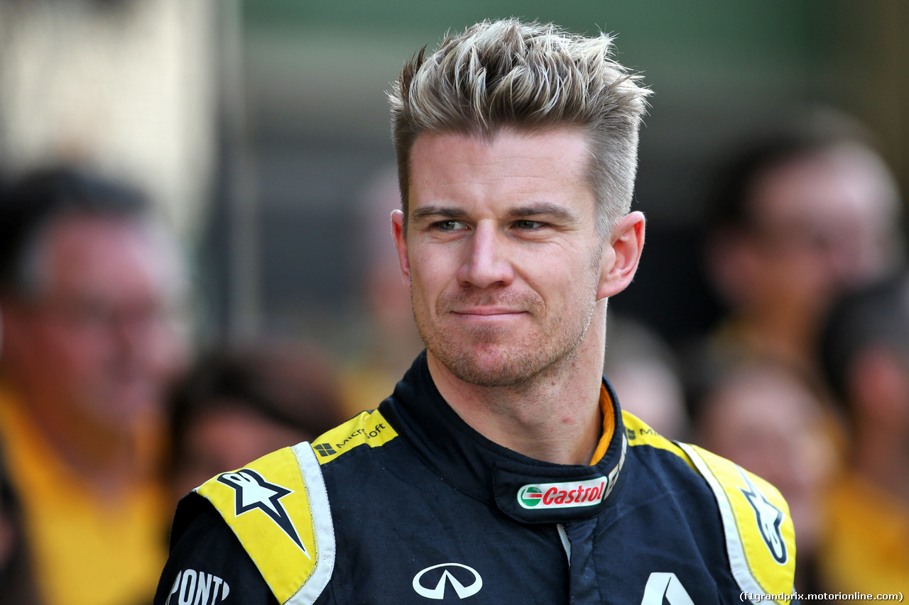 GP ABU DHABI, Nico Hulkenberg (GER) Renault F1 Team at a team photograph.
01.12.2019.