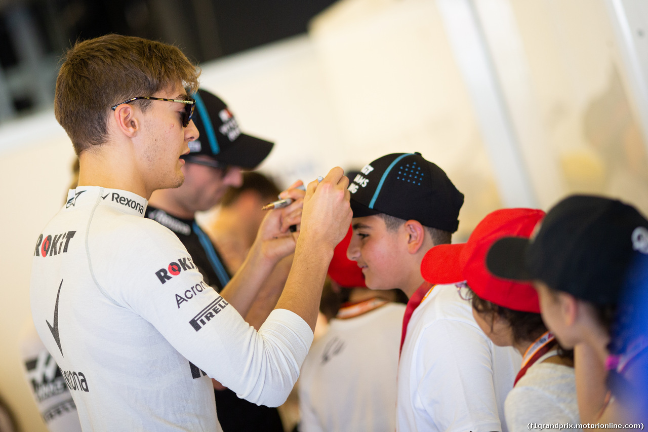 GP ABU DHABI, George Russell (GBR) Williams Racing on the drivers parade.
01.12.2019.