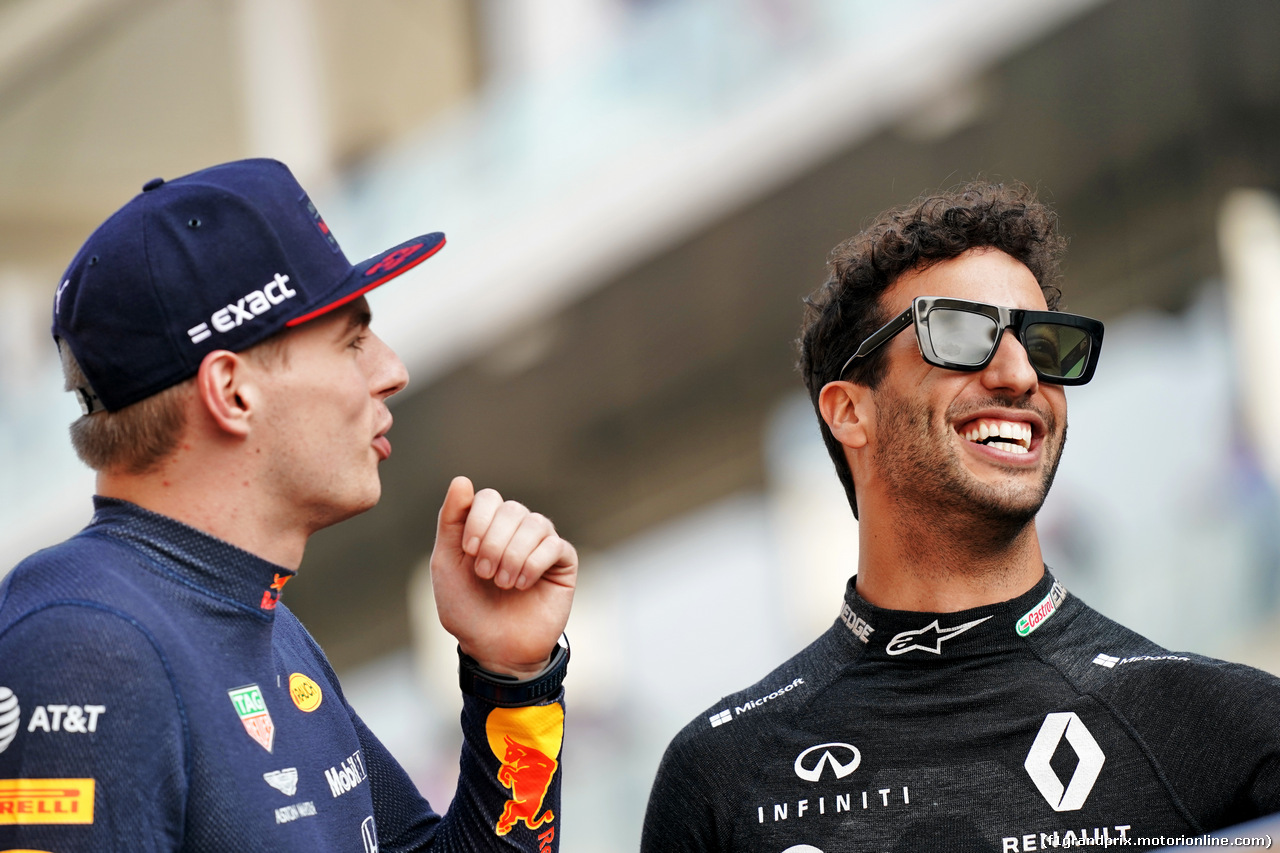 GP ABU DHABI, (L to R): Max Verstappen (NLD) Red Bull Racing with Daniel Ricciardo (AUS) Renault F1 Team on the drivers parade.
01.12.2019.