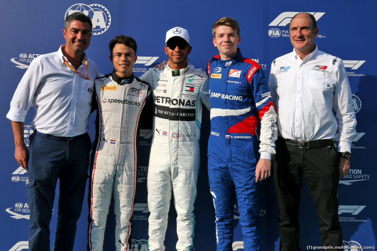 GP ABU DHABI, (L to R): Michael Masi (AUS) FIA Gara Director; Nyck De Vries (NLD) ART Grand Prix, F2 Champion; Lewis Hamilton (GBR) Mercedes AMG F1, F1 World Champion; Robert Shwartzman (RUS) Prema Racing, F3 Champion; Bruno Michel (FRA) F2 e F3 CEO.
01.12.2019.