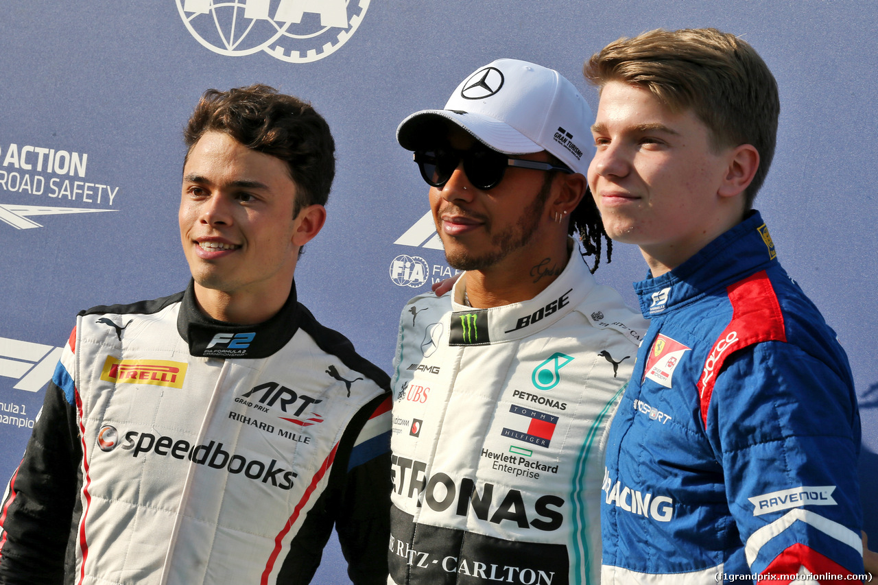 GP ABU DHABI, (L to R): Nyck De Vries (NLD) ART Grand Prix, F2 Champion; Lewis Hamilton (GBR) Mercedes AMG F1, F1 World Champion; Robert Shwartzman (RUS) Prema Racing, F3 Champion.
01.12.2019.