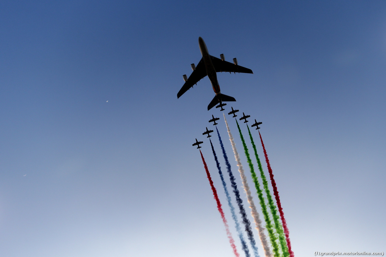GP ABU DHABI, griglia Atmosfera - air display.
01.12.2019.