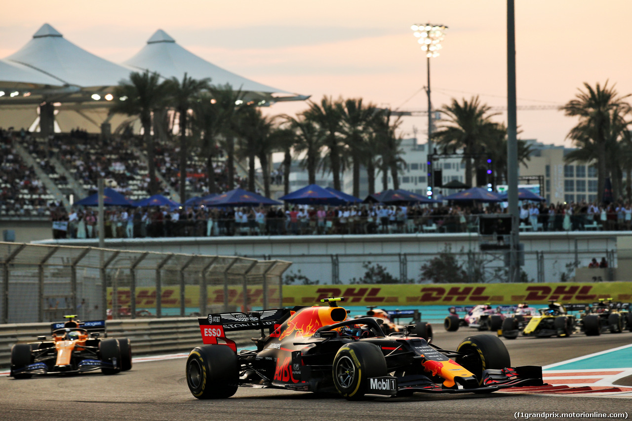 GP ABU DHABI, Alexander Albon (THA) Red Bull Racing RB15.
01.12.2019.