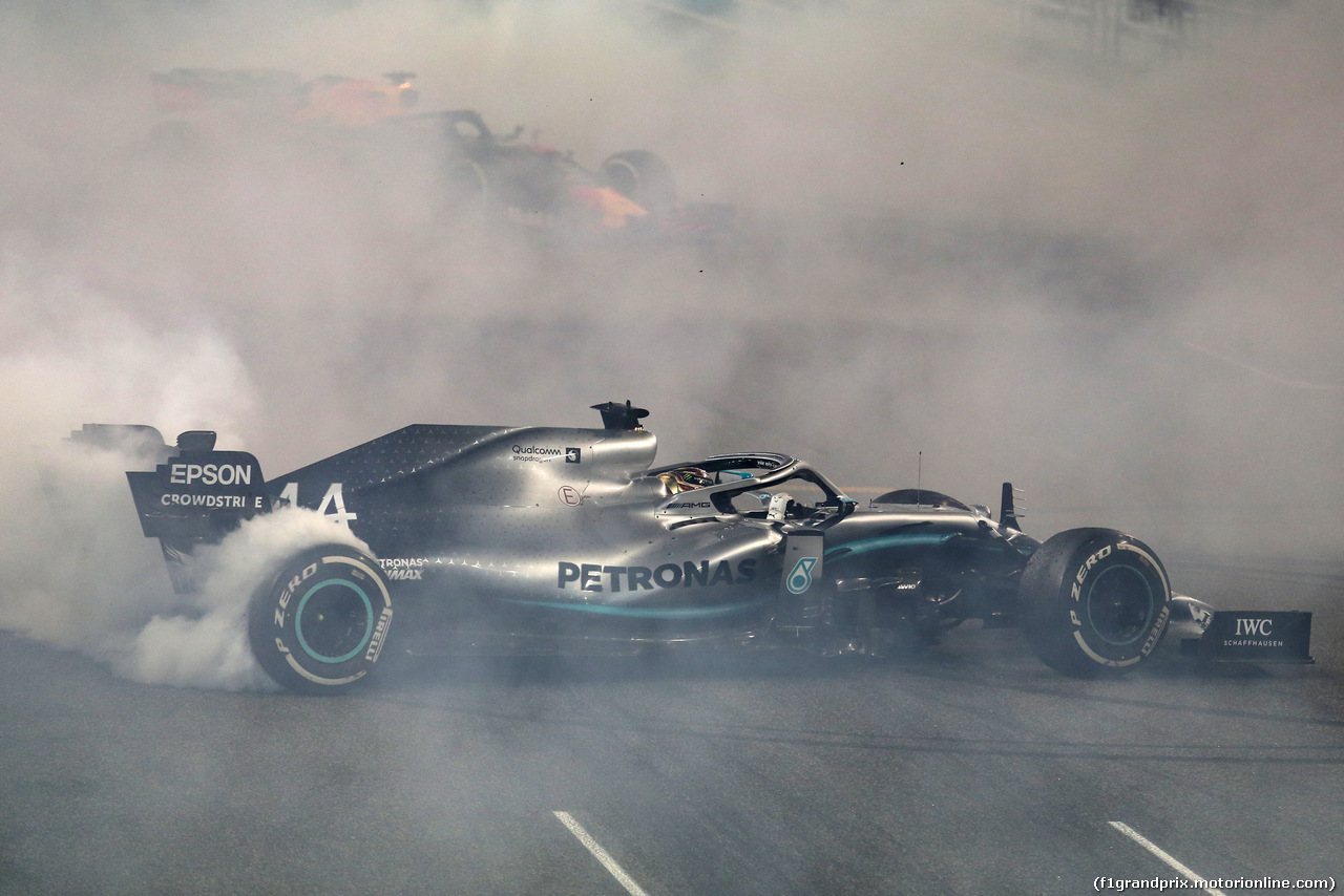 GP ABU DHABI, Lewis Hamilton (GBR), Mercedes AMG F1  e Max Verstappen (NLD), Red Bull Racing 
01.12.2019.