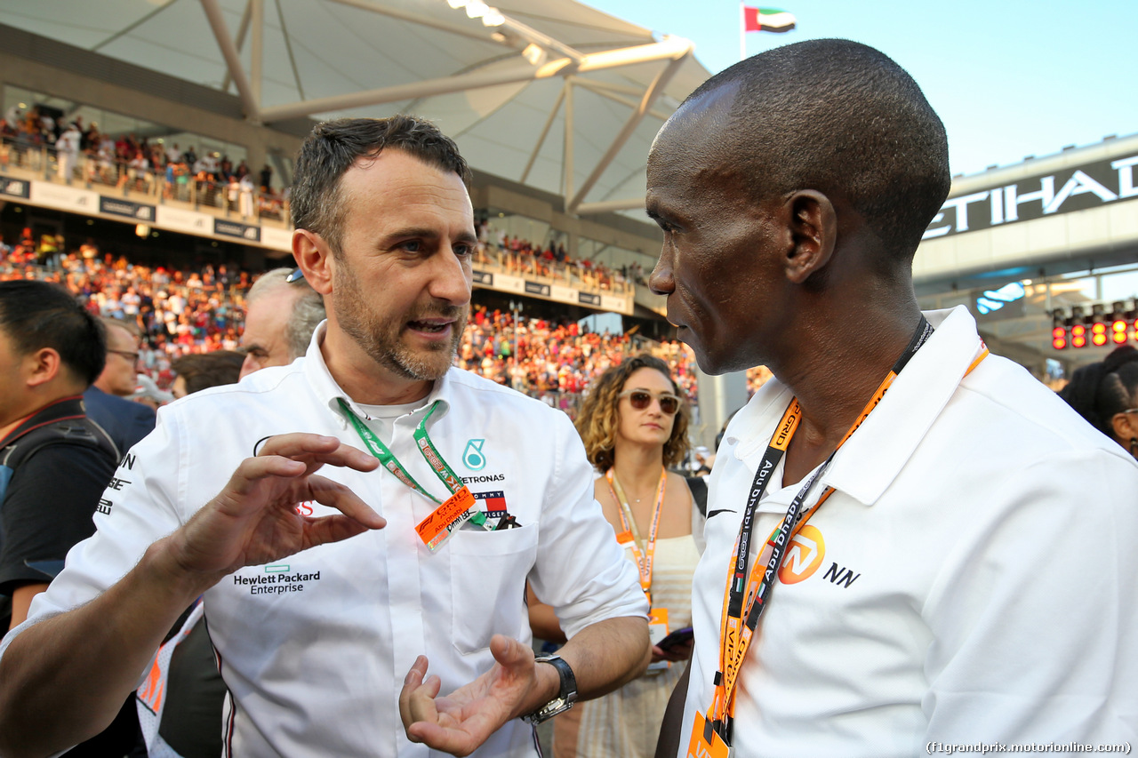 GP ABU DHABI, Eliud Kipchoge (KEN) Athlete with Mercedes AMG F1 on the grid.
01.12.2019.