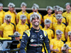 GP ABU DHABI, Daniel Ricciardo (AUS) Renault F1 Team at a team photograph.
01.12.2019.