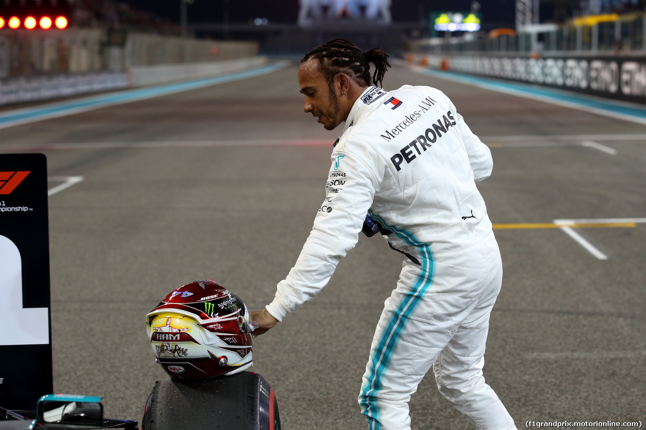 GP ABU DHABI, Pole for Lewis Hamilton (GBR) Mercedes AMG F1 W10.
30.11.2019.