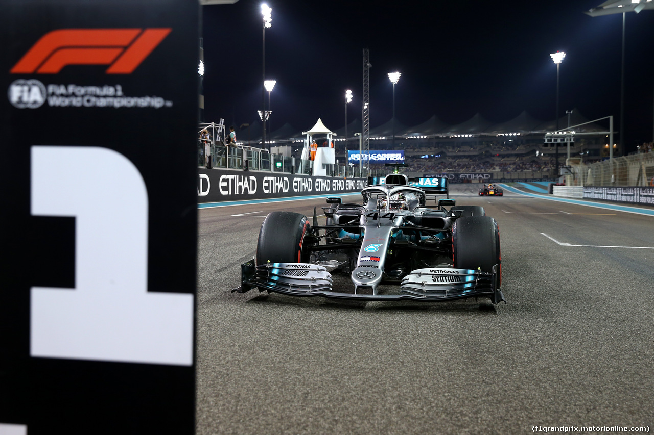GP ABU DHABI, Pole for Lewis Hamilton (GBR) Mercedes AMG F1 W10.
30.11.2019.