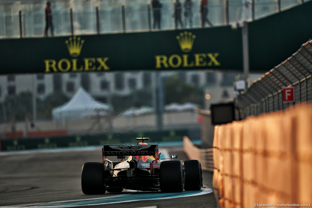 GP ABU DHABI, Alexander Albon (THA) Red Bull Racing RB15.
30.11.2019.