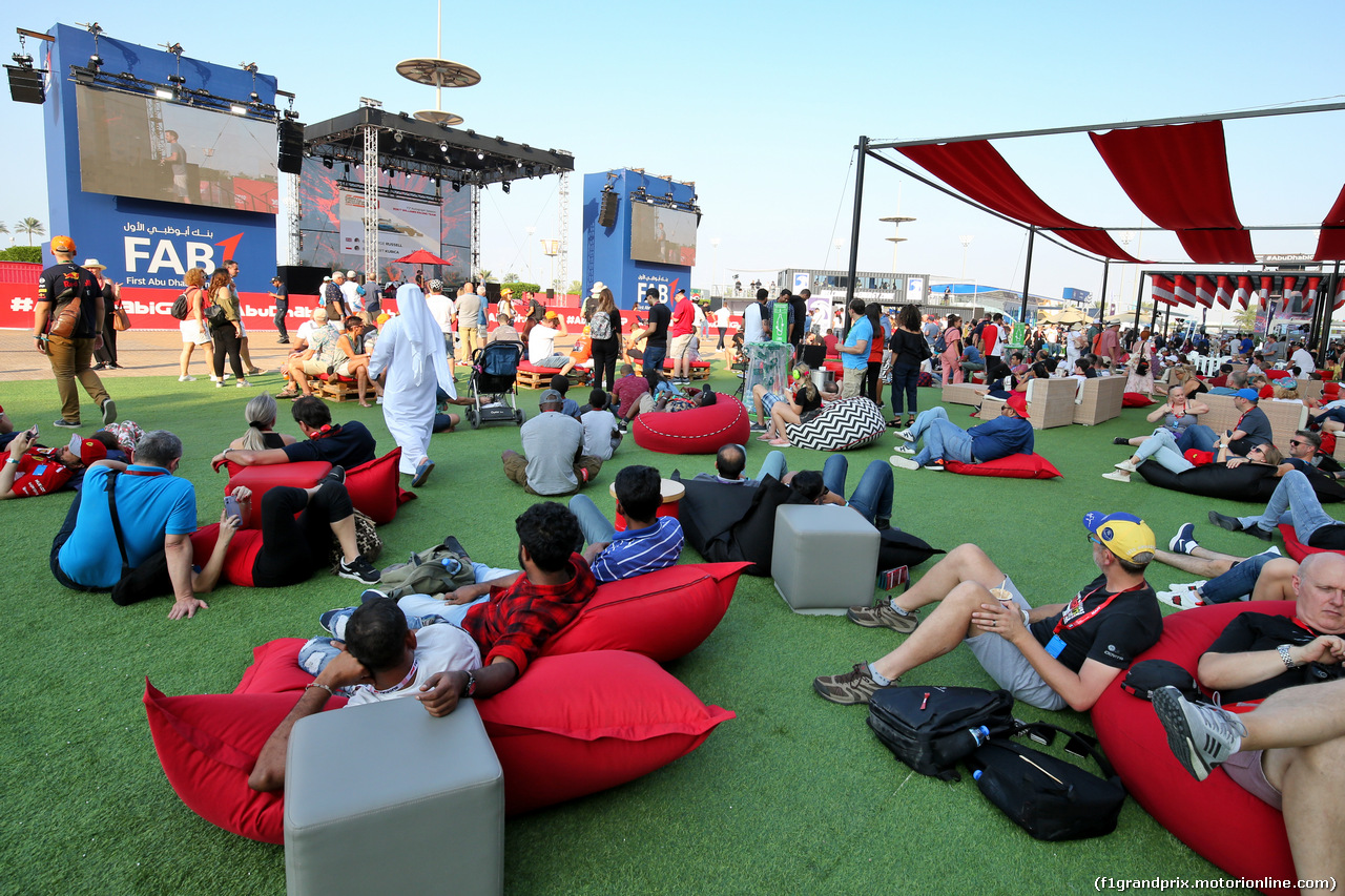 GP ABU DHABI, Circuit Atmosfera - FanZone.
30.11.2019.