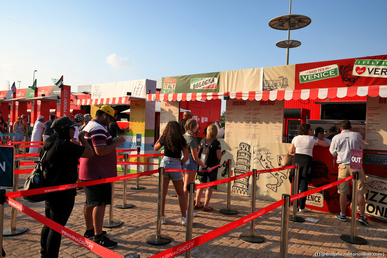 GP ABU DHABI, Circuit Atmosfera - FoodFest Food Court in the FanZone.
30.11.2019.