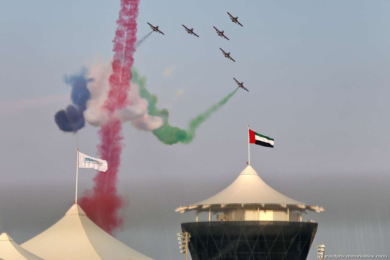 GP ABU DHABI, Circuit Atmosfera - air display.
30.11.2019.