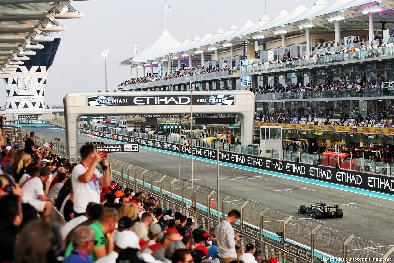 GP ABU DHABI, Daniel Ricciardo (AUS) Renault F1 Team RS19.
30.11.2019.