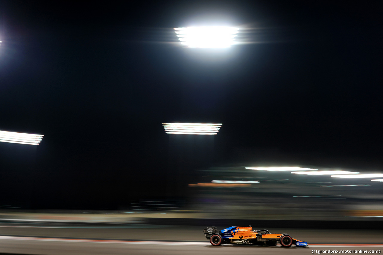GP ABU DHABI, Carlos Sainz Jr (ESP) McLaren MCL34.
30.11.2019.