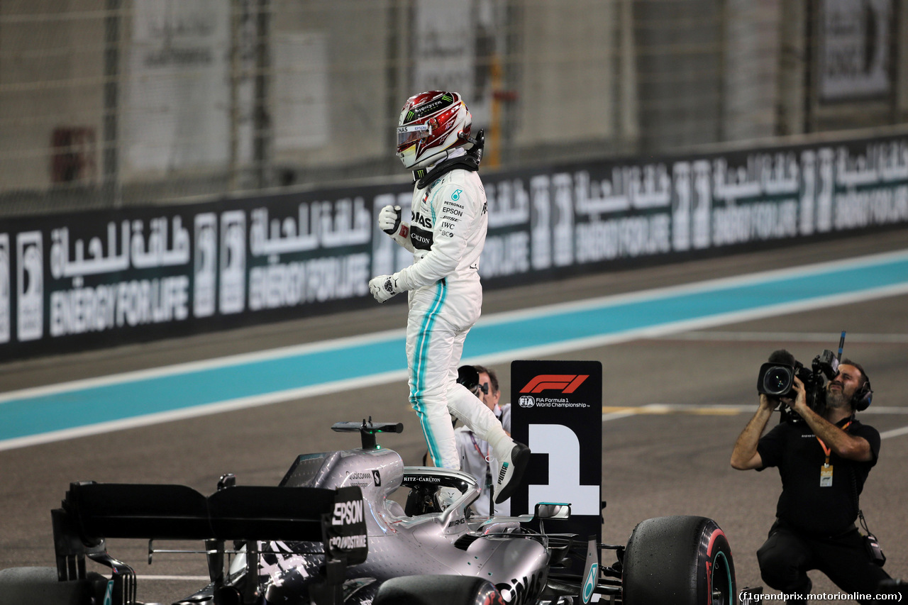 GP ABU DHABI, 30.11.2019 -  Lewis Hamilton (GBR) Mercedes AMG F1 W10 pole position