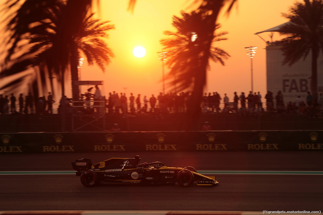 GP ABU DHABI, 30.11.2019 -  Daniel Ricciardo (AUS) Renault Sport F1 Team RS19