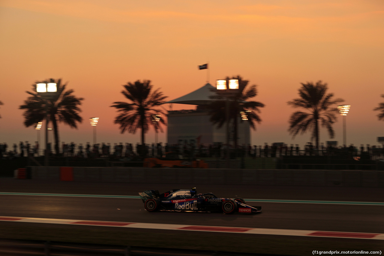 GP ABU DHABI, 30.11.2019 -  Pierre Gasly (FRA) Scuderia Toro Rosso STR14