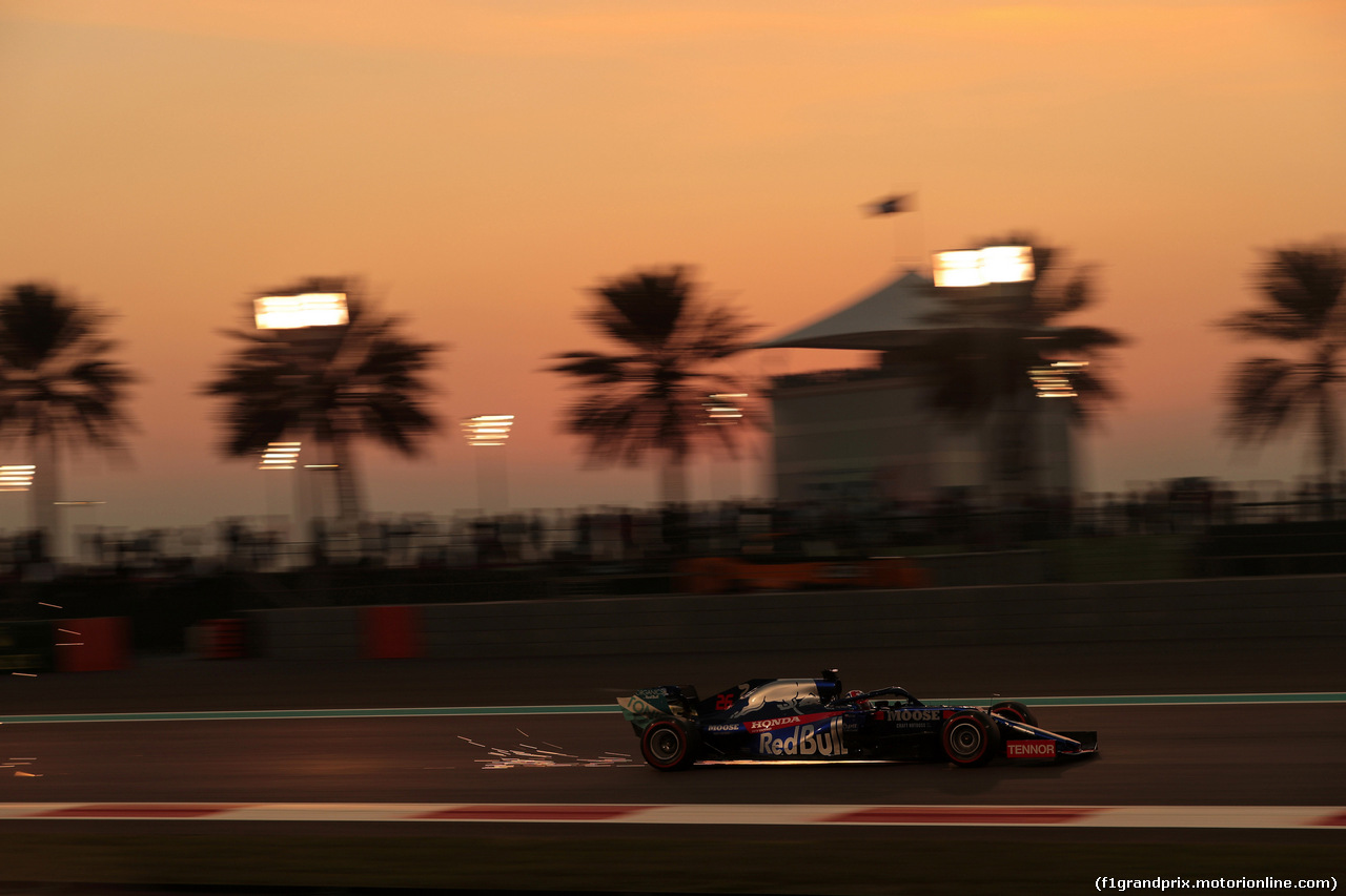 GP ABU DHABI, 30.11.2019 -  Daniil Kvyat (RUS) Scuderia Toro Rosso STR14
