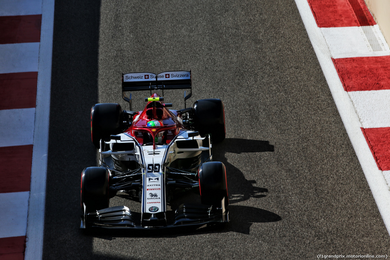 GP ABU DHABI, Antonio Giovinazzi (ITA) Alfa Romeo Racing C38.
29.11.2019.