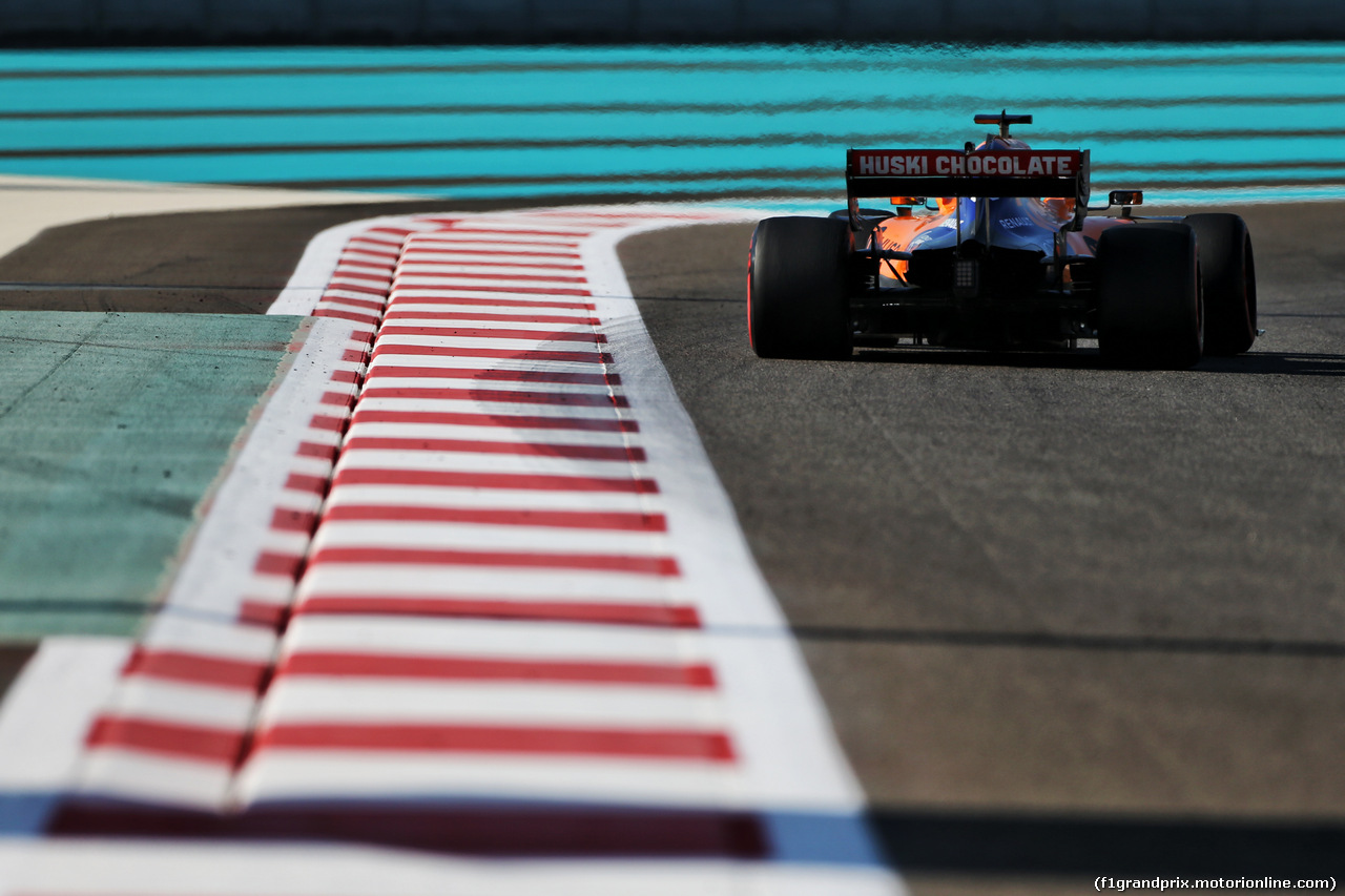 GP ABU DHABI, Carlos Sainz Jr (ESP) McLaren MCL34.
29.11.2019.