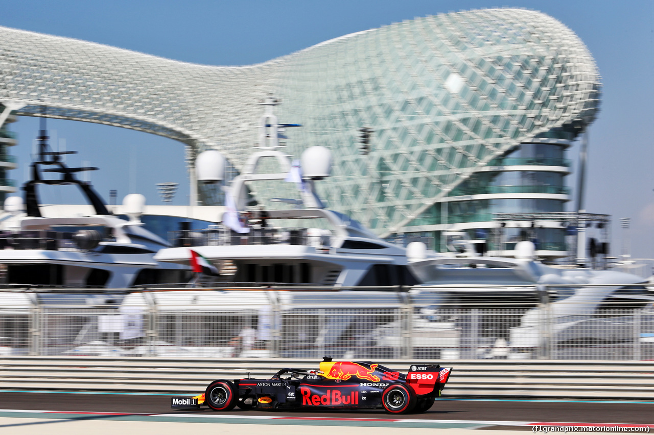 GP ABU DHABI, Max Verstappen (NLD) Red Bull Racing RB15.
29.11.2019.